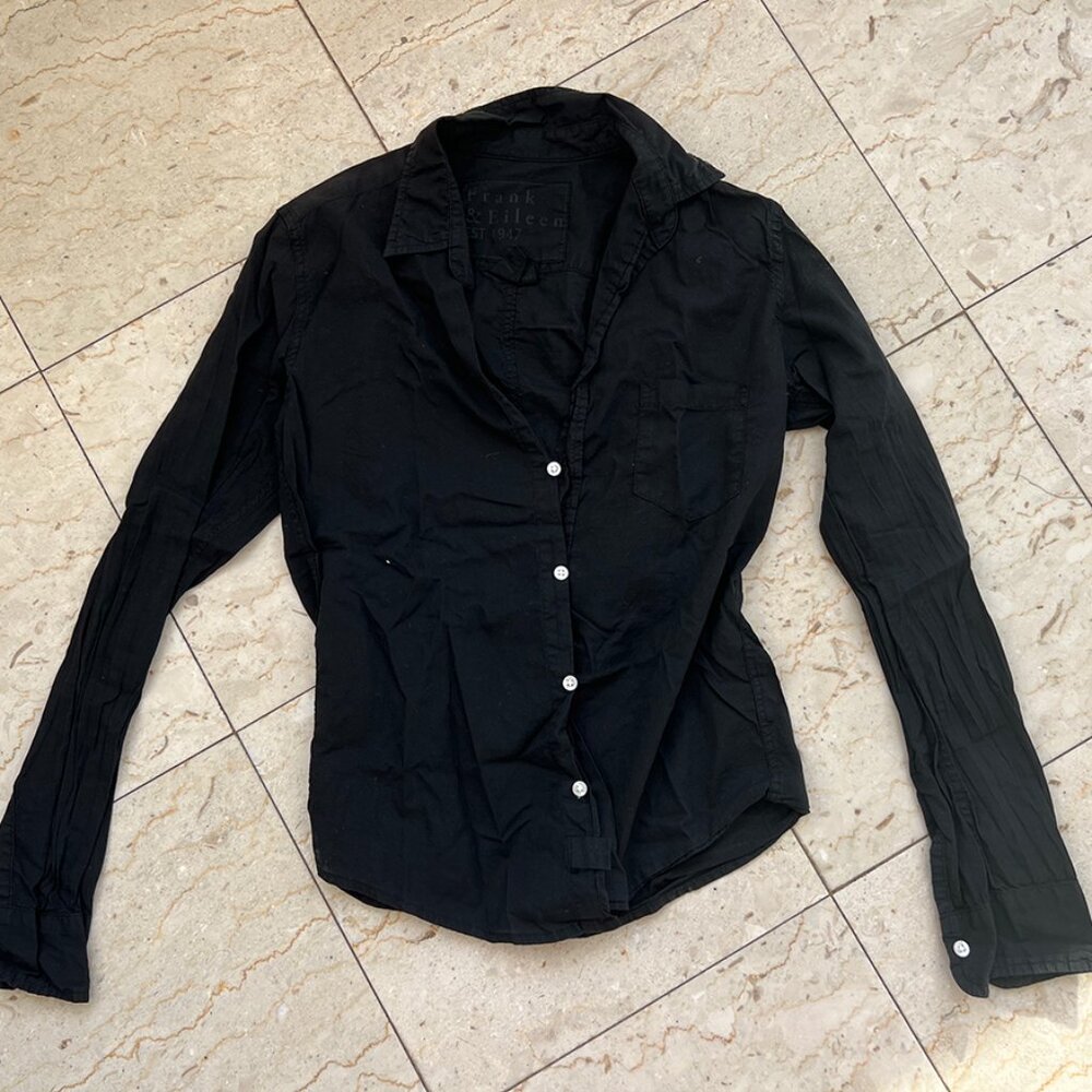 FRANK & EILEEN Barry tailored button up shirt. Black organic voile. NWOT
